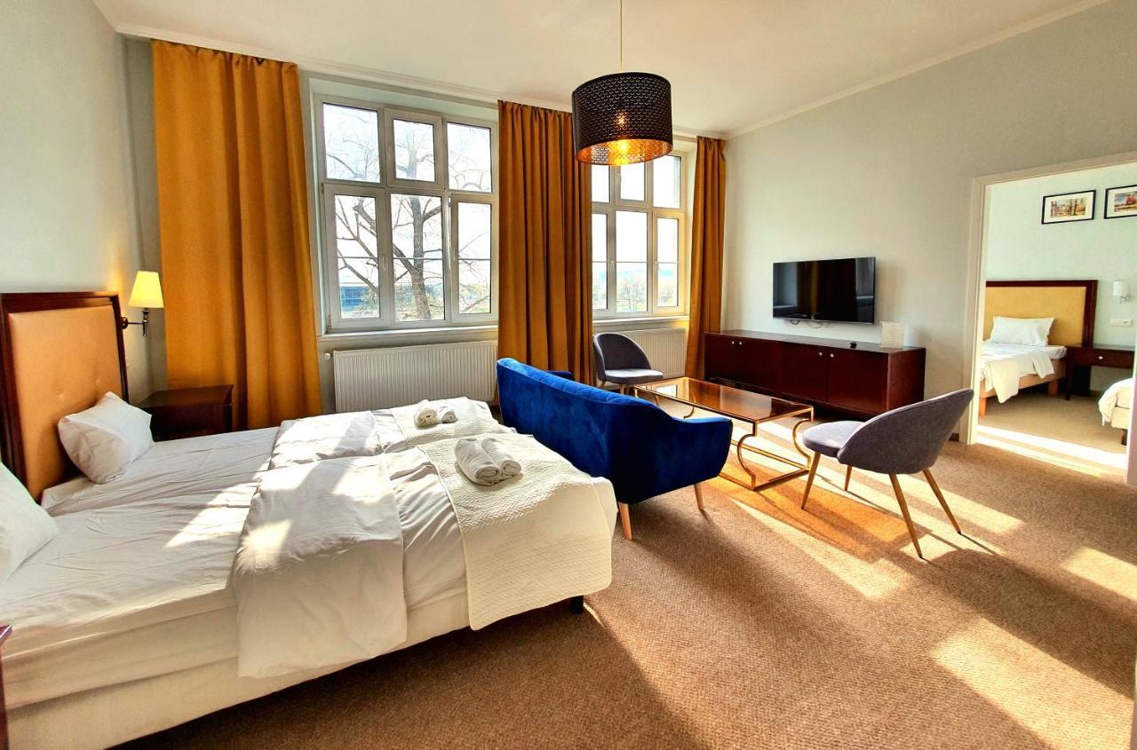 Holiday Suites Cracow Krakow Exterior photo