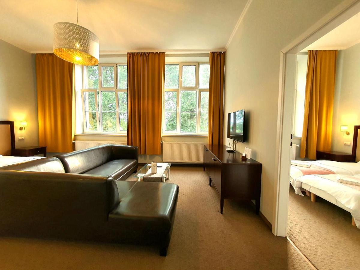 Holiday Suites Cracow Krakow Exterior photo