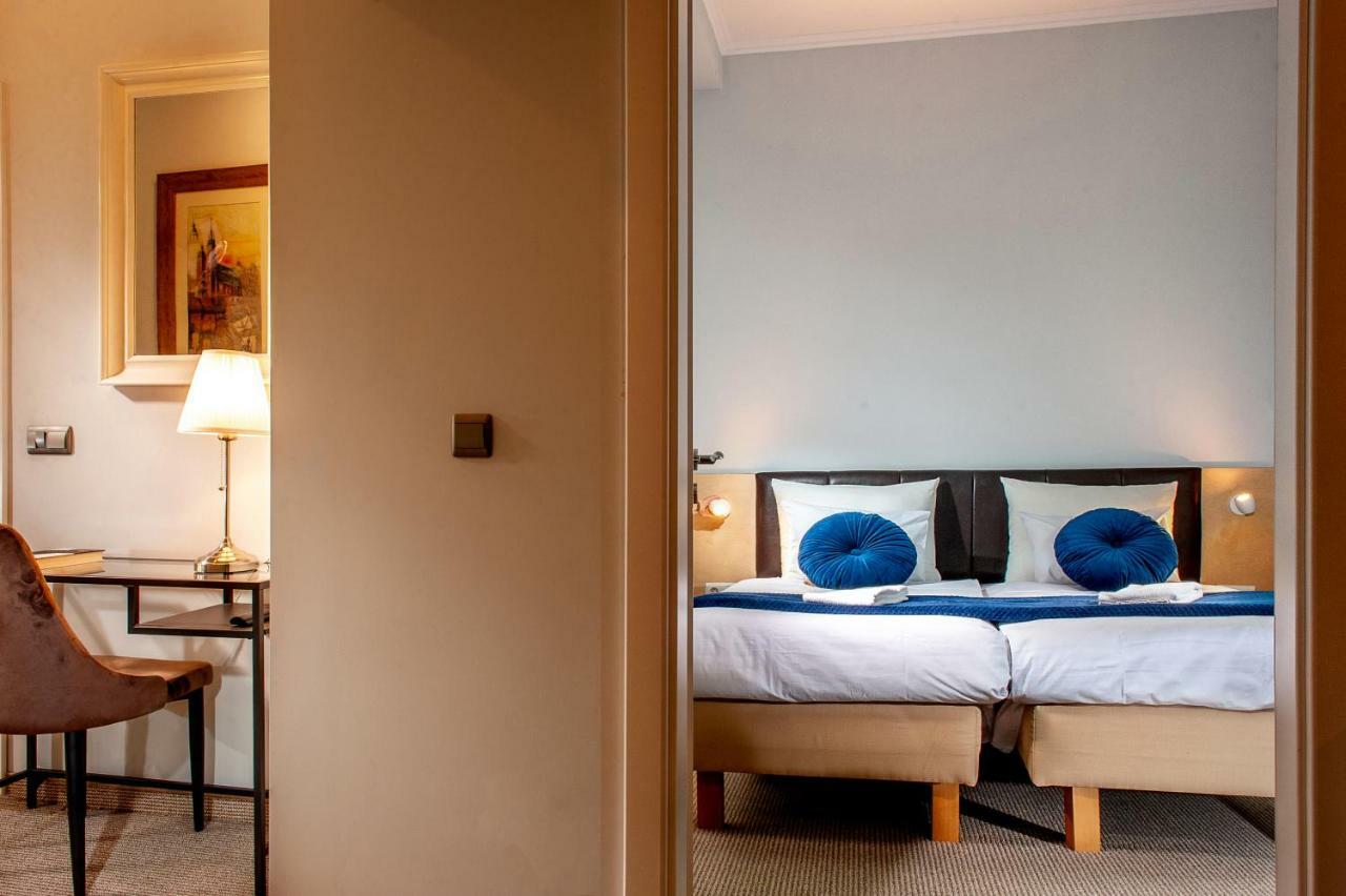 Holiday Suites Cracow Krakow Exterior photo